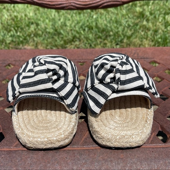 💋NWT NEIMAN Marcus Braided Just Slip On Stripe Bow Sandals - Picture 7 of 14